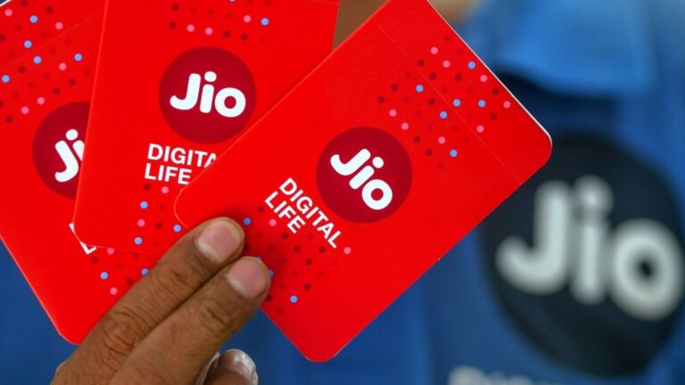 Jio outage: Users face network issues, unable to use internet in Mumbai