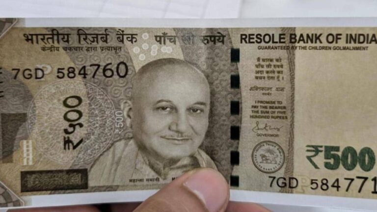 3 conmen who used Anupam Kher photo on prop notes to buy 2.1kg gold caught | Latest News India