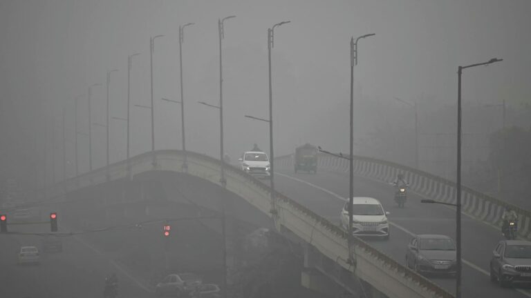 How do AQI readings work? Why do the pollution board and IQAir data differ? | Latest News India