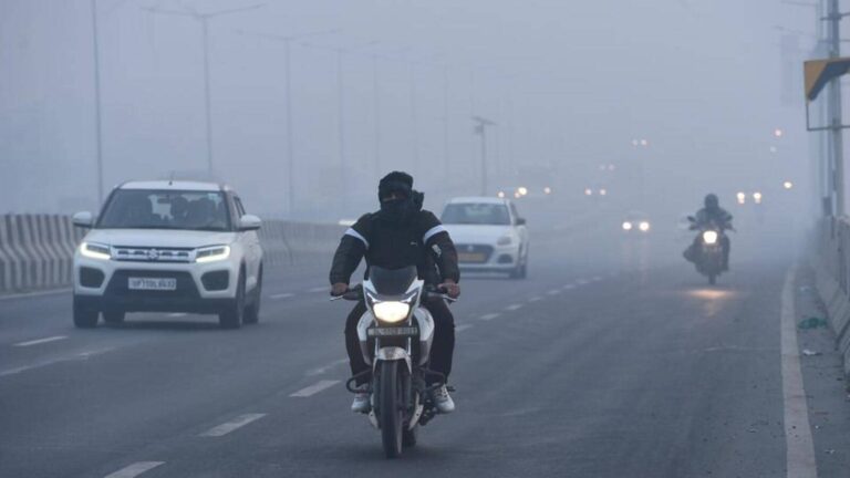 ‘Dense fog’ blankets Delhi; visibility dips to zero at Palam | Latest News India